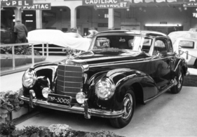 Mercedes-Benz 300 S (1953) - neben zwei anderen Varianten war dieses tiefgrüne Coupé zu sehen - am Automobilsalon in Genf 1953 Mercedes-Benz 300 S (1953) - neben zwei anderen Varianten war dieses tiefgrüne Coupé zu sehen - am Automobilsalon in Genf 1953