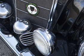 Mercedes-Benz 300 S Cabriolet A (1954) - Zusatzscheinwerfer und Horn auf der Stossstange