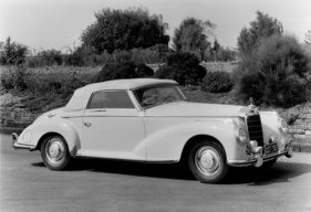 Mercedes-Benz 300 S Roadster (1953) - mit der Rundumsicht hapert es bei geschlossenem Verdeck ein wenig
