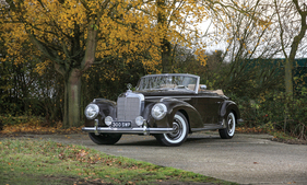Mercedes-Benz 300 S Roadster (1954) - als Lot 116 an der RM/Sotheby's Versteigerung in Paris am 7. Februar 2018
