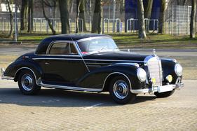 Mercedes-Benz 300 SC Coupé with sliding steel (1957) - angeboten als Lot 141 an der Bonhams Mercedes-Benz-Versteigerung in Stuttgart 2015 (1957)