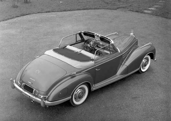 Mercedes-Benz 300 SC Roadster (1956) - äusserlich kaum verändert, unter der Haube aber zog der Fortschritt ein