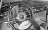 Mercedes Benz 300 SE (1961) - Armaturenbrett einer W 112 Automatikversion (© Archiv Daimler AG, 1961) Mercedes Benz 300 SE (1961) - Armaturenbrett einer W 112 Automatikversion (© Archiv Daimler AG, 1961)