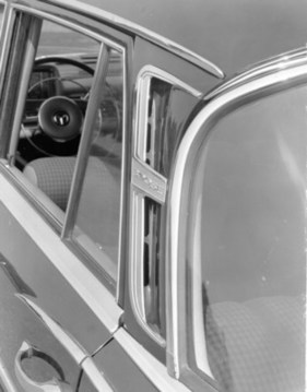 Mercedes-Benz 300 SE (1961) - Der Schriftzug an der C-Säule (1961)