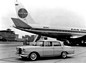 Mercedes-Benz 300 SE (1961) - Edler Transport an den Flughafen (© Daimler AG, 1961) Mercedes-Benz 300 SE (1961) - Edler Transport an den Flughafen (© Daimler AG, 1961)