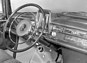 Mercedes-Benz 300 SE (1961) - Einfache aber elegante Armaturen, doch leider kein runder Tacho (© Daimler AG, 1961) Mercedes-Benz 300 SE (1961) - Einfache aber elegante Armaturen, doch leider kein runder Tacho (© Daimler AG, 1961)