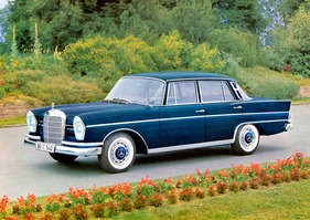 Karl Kling fuhr den Mercedes 300 SE - das perfekteste Auto Europas