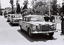 Mercedes-Benz 300 SE (1964) - Damenteam Ewy Baronin von Korff-Rosqvist und Eva-maria Falk warten auf den Start des Grossen Strassenpreises von Argentinien 1964