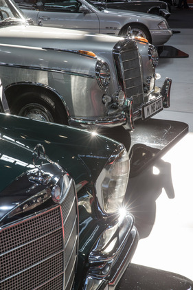 Mercedes-Benz 300 SE (1967) - Mercedes-Generation nebeneinander - an der Retro Classics 2016 (1967)