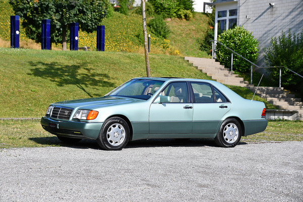 Mercedes-Benz 300 SE (1991) - offered as lot 149 at the Oldtimer Galerie Toffen auction on October 14, 2023