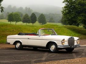 Mercedes-Benz 300 SE Cabriolet (1962) - als Lot 135 an der Bonhams Goodwood Revival Versteigerung 2024 (1962)