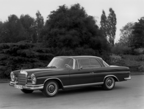 Mercedes-Benz 300 SE Coupé (1962) - optisch kaum vom 220 SE zu unterscheiden
