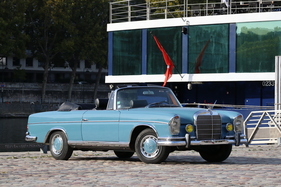 Mercedes-Benz 300 SE cabriolet (1965) - als Lot 49 angeboten an der Artcurial Sur les Champs Versteigerung am 16. Oktober 2022
