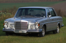 Mercedes-Benz 300 SEL 6.3 (1972) - kaum zu unterscheiden von den langsameren Schwestermodellen, doch wehe wenn er losgelassen!