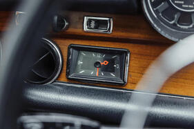 Mercedes-Benz 300 SEL 6.3 Coupé Speciale Pininfarina (1970) – Die Siebziger nahen: VDO-Uhr mit schwarzem statt verchromtem Rahmen