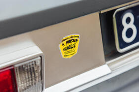 Mercedes-Benz 300 SEL 6.3 Coupé Speciale Pininfarina (1970) – Überbleibsel vom Zweitbesitzer: Aufkleber für den Autohandel von Peer Joosten