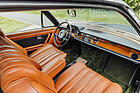 Mercedes-Benz 300 SEL 6.3 Coupé Speciale Pininfarina (1970) – Unverkennbar italienischer Stil im Interieur mit cognacfarbenen Polstern und grünem Teppich