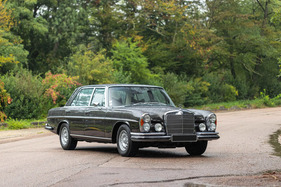 Mercedes-Benz 300 SEL 6,3 L (1971) - Lot 013 an der Artcurial „Automobiles sur les Champs" Versteigerung 2024