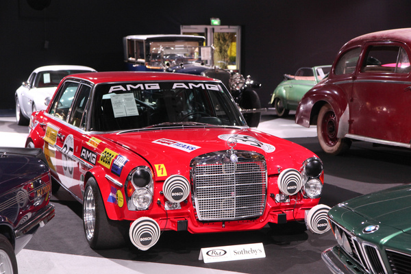 Bild Mercedes-Benz 300 SEL 6.3 'Red Pig' Replica (1969) - als Lot 148 versteigert durch RM/Sotheby's in Paris am 5. Februar 2020