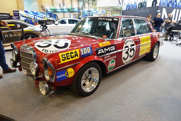 Mercedes-Benz 300 SEL 6.8 AMG (1970) – Nachbau der sog. "Roten Sau" – Essen Motor Show 2024