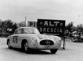 Mercedes-Benz 300 SL (1952) - Fahrerteam Hermann Lang und Erwin Grupp bei der Mille Miglia 1952 im W 194)