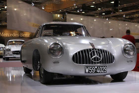 Mercedes-Benz 300 SL (1952) - der Sportprototyp vor seinem Serien-Bruder - an der Techno Classica Essen 2012