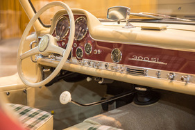 Mercedes-Benz 300 SL (1954) - Techno Classica 2023