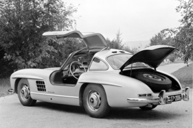 Mercedes Benz 300 SL (1954) - W 198 - das Serien-Flügeltürer-Coupé Mercedes Benz 300 SL (1954) - W 198 - das Serien-Flügeltürer-Coupé