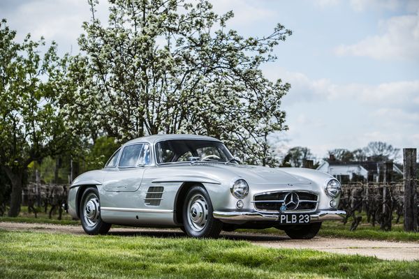 Mercedes Benz 300 SL (1954) - angeboten an der Bonhams-Versteigerung im Mercedes-Museum am 12. Juli 2014