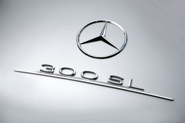 Bild Mercedes Benz 300 SL (1954) - angeboten an der Bonhams-Versteigerung im Mercedes-Museum am 12. Juli 2014