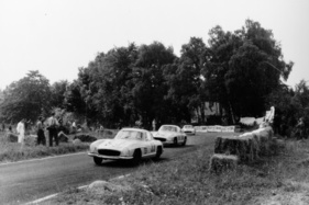 Mercedes-Benz 300 SL (1955) - Grosser Preis von Schweden im August 1955 - Karl Kling (33) vor Wolfgang Graf Berghe von Trips (34)