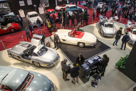 Mercedes-Benz 300 SL (1955) - Hauptsache, er ist silberfarbig oder beige - Rétromobile Paris 2020 Mercedes-Benz 300 SL (1955) - Hauptsache, er ist silberfarbig oder beige - Rétromobile Paris 2020