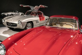 Bild Mercedes-Benz 300 SL (1955) - in der Ausstellung "PS:. Ich liebe Dich. Sportwagen-Design der 1950er - 1970er Jahre"