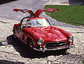 Mercedes Benz 300 SL (1956) -  Der Mercedes 300 SL „Flügeltürer“ in seiner ganzen Schönheit. Ein Exemplar im unrestaurierten Original-zustand im Jahr 1977 fotografiert