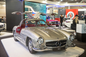 Mercedes-Benz 300 SL (1957) - später Flügeltürer auf dem Werksstand - Auto e Moto d'Epoca 2022