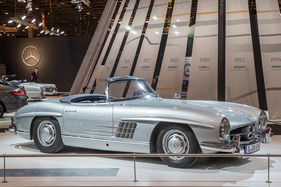 Mercedes-Benz 300 SL (1958) - auf dem Stand von Mercedes-Benz - Rétromobile Paris 2016