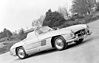 Mercedes-Benz 300 SL (1958) - trat die Nachfolge des berühmten Flügeltürers an (© Daimler AG, 1958) Mercedes-Benz 300 SL (1958) - trat die Nachfolge des berühmten Flügeltürers an (© Daimler AG, 1958)