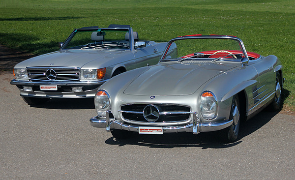 Mercedes-Benz 300 SL (1960) - der W198 zusammen mit seinem Neffen dem R107 300 SL