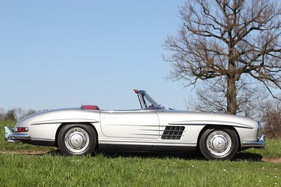 Mercedes-Benz 300 SL (1960) - wunderschöne Linienführung