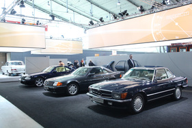 Mercedes Benz 300 SL (1988) - neben den Brüdern der Baureihe R129 auf als "Young Classics" auf dem Mercedes-Stand - an der Retro Classics Stuttgart 2013