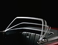Mercedes-Benz 300 SL-24 (1989) - der Überrollbügel wird bei Gefahr in 0,3 Sekunden hochgeklapt und mit Sperrklinken gesichert