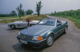 Mercedes-Benz 300 SL-24 (1989) - gemeinsame Ausfahrt mit dem Vorfahren 300 SL Roadster (W 198) von 1960 (1989)