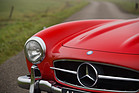 Bild: Mercedes-Benz 300 SL Coupé «papillon» (1955) - als Lot 350 an der Bonhams Versteigerung "Les grandes marques du monde au Grand Palais" in Paris 2017