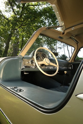 Mercedes-Benz 300 SL Gullwing (1955) - angeboten als Lot 117 an der Bonhams Mercedes-Benz-Versteigerung in Stuttgart 2015