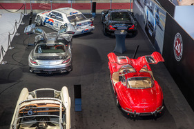 Mercedes-Benz 300 SL Gullwing (1956) -und sein Nachfahre - Retro Classics Stuttgart 2017