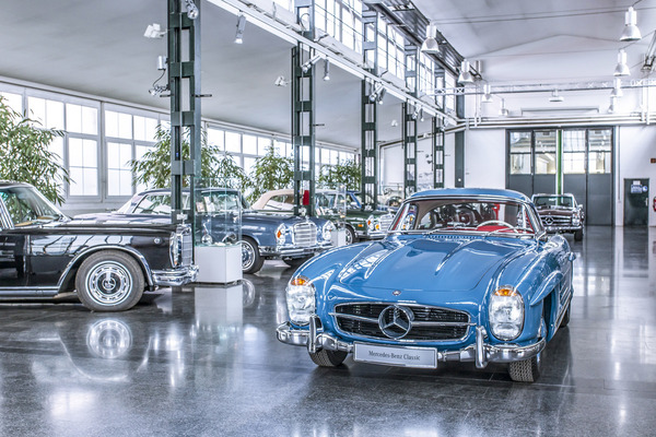 Image: Mercedes-Benz 300 SL - In the showroom of the Mercedes-Benz Classic Center in Fellbach
