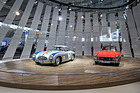 Bild: Mercedes-Benz 300 SL Rennsportwagen W194 (1952) - zusammen mit einem W198 Roadster von 1959 - an der Retro Classics 2016