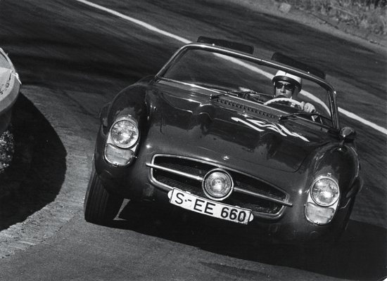 Bild: Mercedes-Benz 300 SL Roadster (1956) – Eberhard Mahle beim Bergrennen Pirmasens 1961