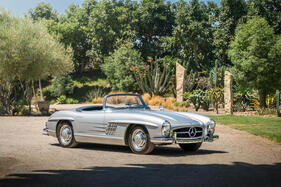 Mercedes-Benz 300 SL Roadster (1957) – Bonhams Audrain-Concours-Versteigerung 2024 – gute Verkaufsquote, Preise unter Druck