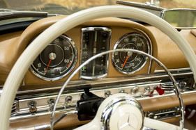 Mercedes-Benz 300 SL Roadster (1957) - als Lot 22 an der Bonhams Bond Street Versteigerung am 4. Dezember 2016